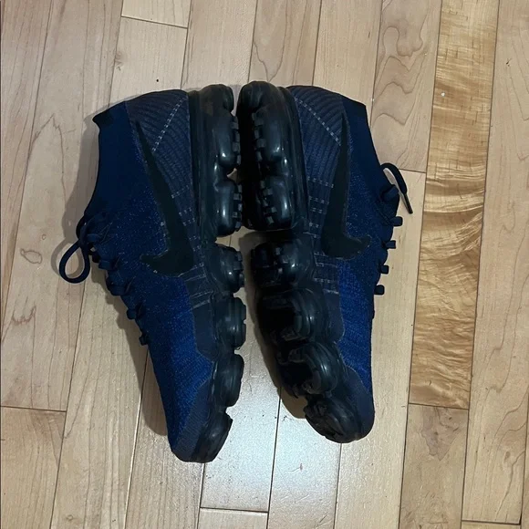 Pre-owned Men's Size 10.5 Navy NiKe Air VaporMax Sneakers. - Picture 5 of 8